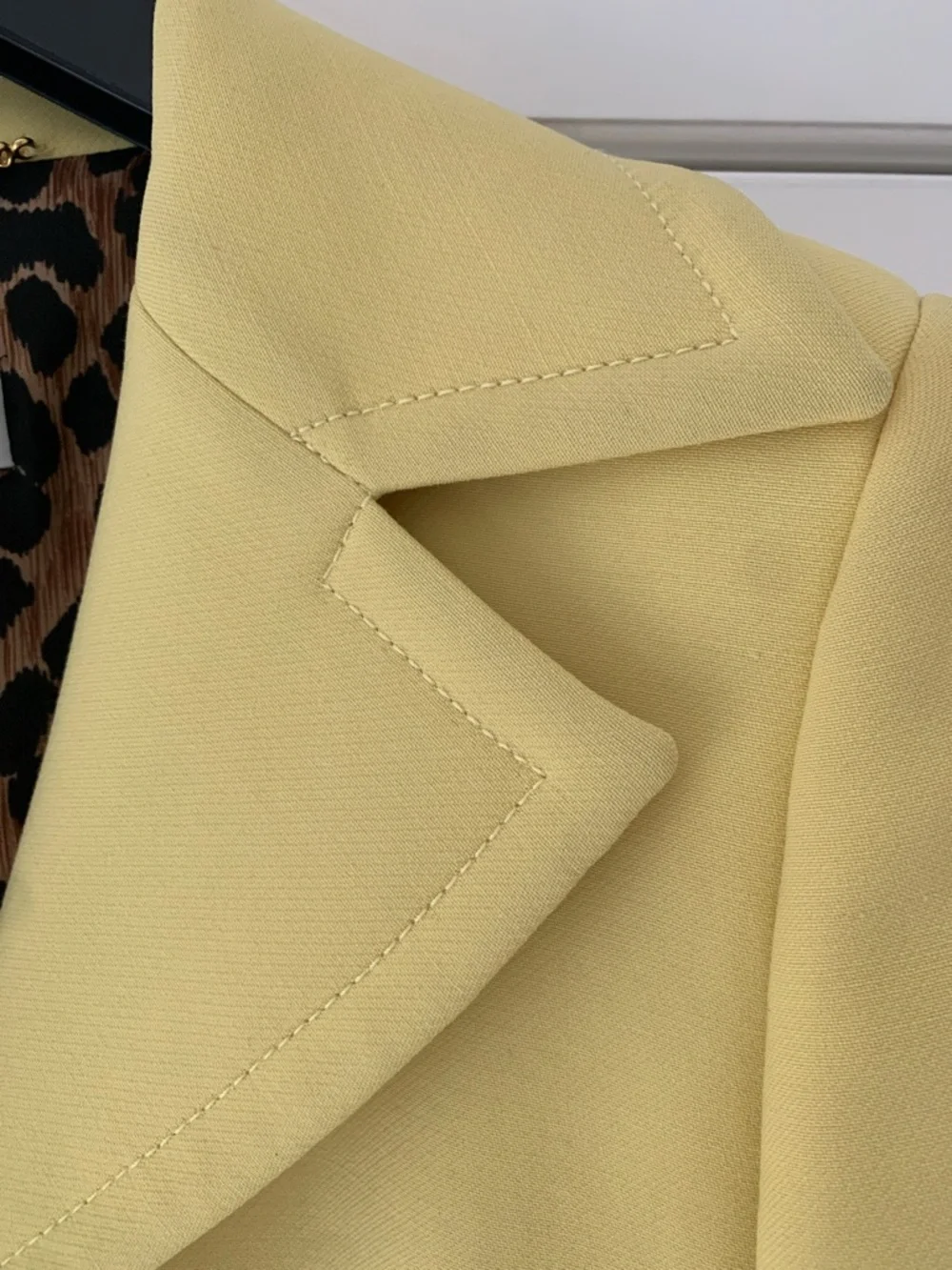 Dolce & Gabbana Lemon Yellow Long Trench Coat with Leopard Lining - Picture 5 of 16